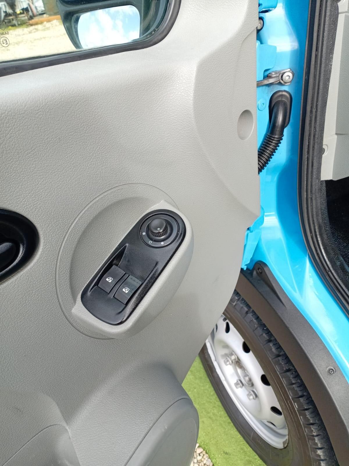 RENAULT MASTER DIESEL 2.5 DCI 3 POSTI CASSONE FISSO