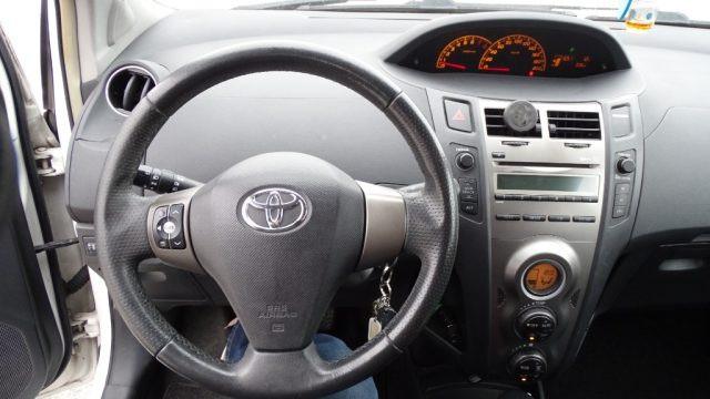 TOYOTA Yaris 1.300 100 cv, 5 porte, versione "Sol", Garanzia..