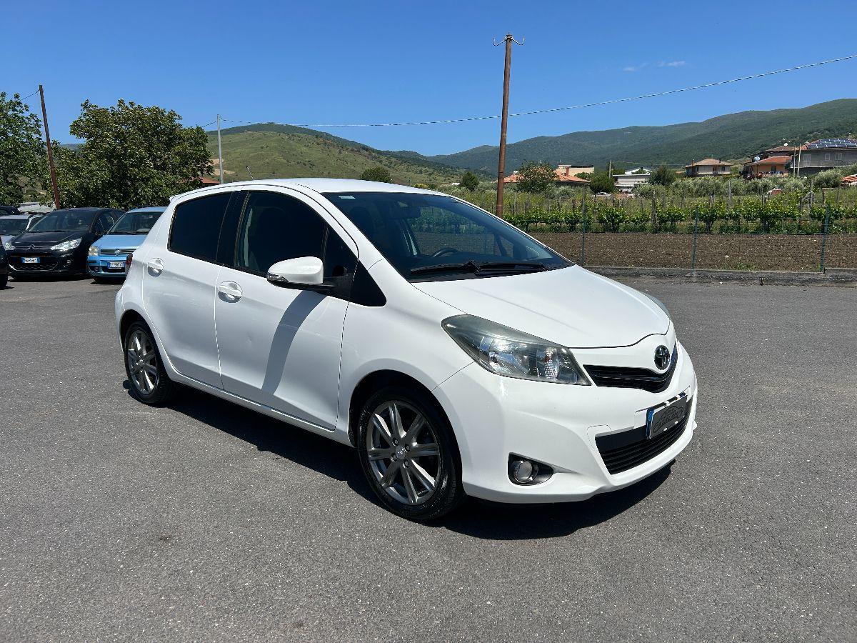 TOYOTA - Yaris - 1.4 D-4D 5p. Lounge NAVI TELECAMERA