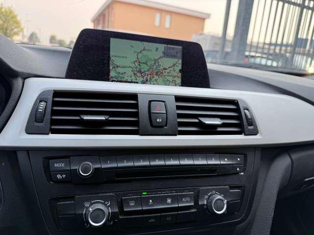 BMW 320 320d Touring Business auto