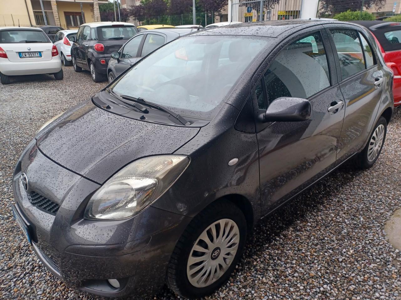 Toyota Yaris 1.0 5 porte****NEOPATENTATI ****