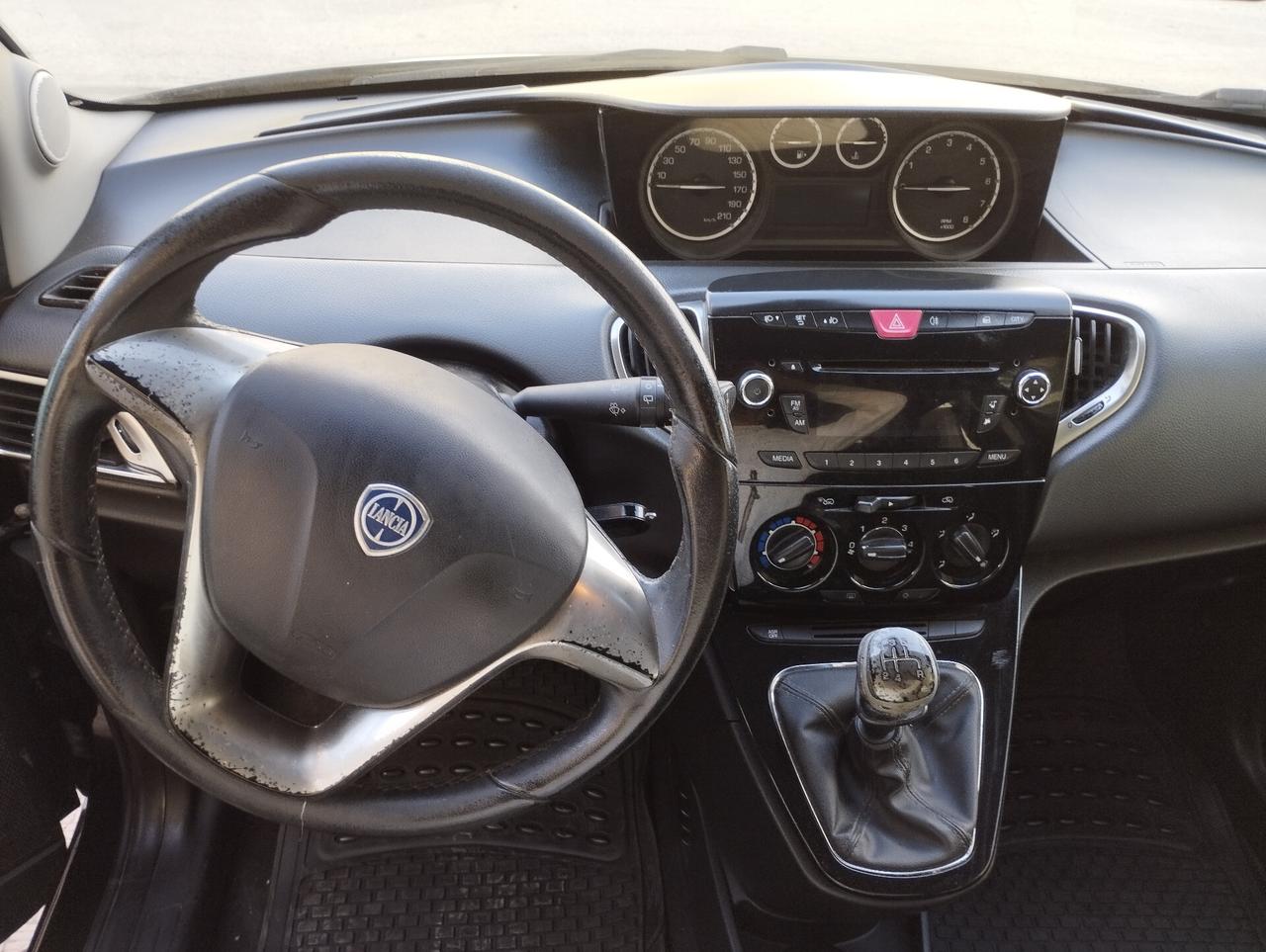 Lancia Ypsilon 1.2 69 CV 5 porte