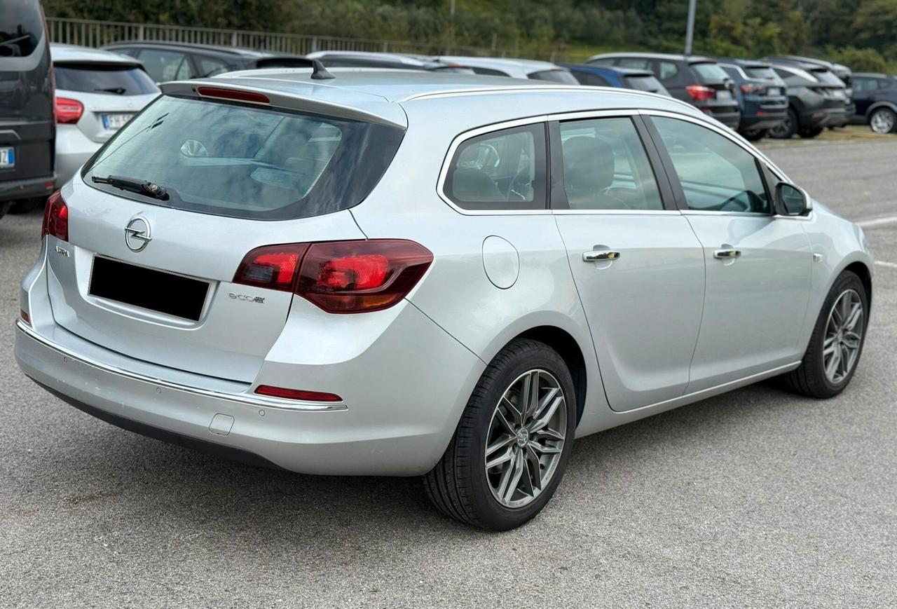 Opel Astra 2.0 CDTI 165CV Sports Tourer Cosmo