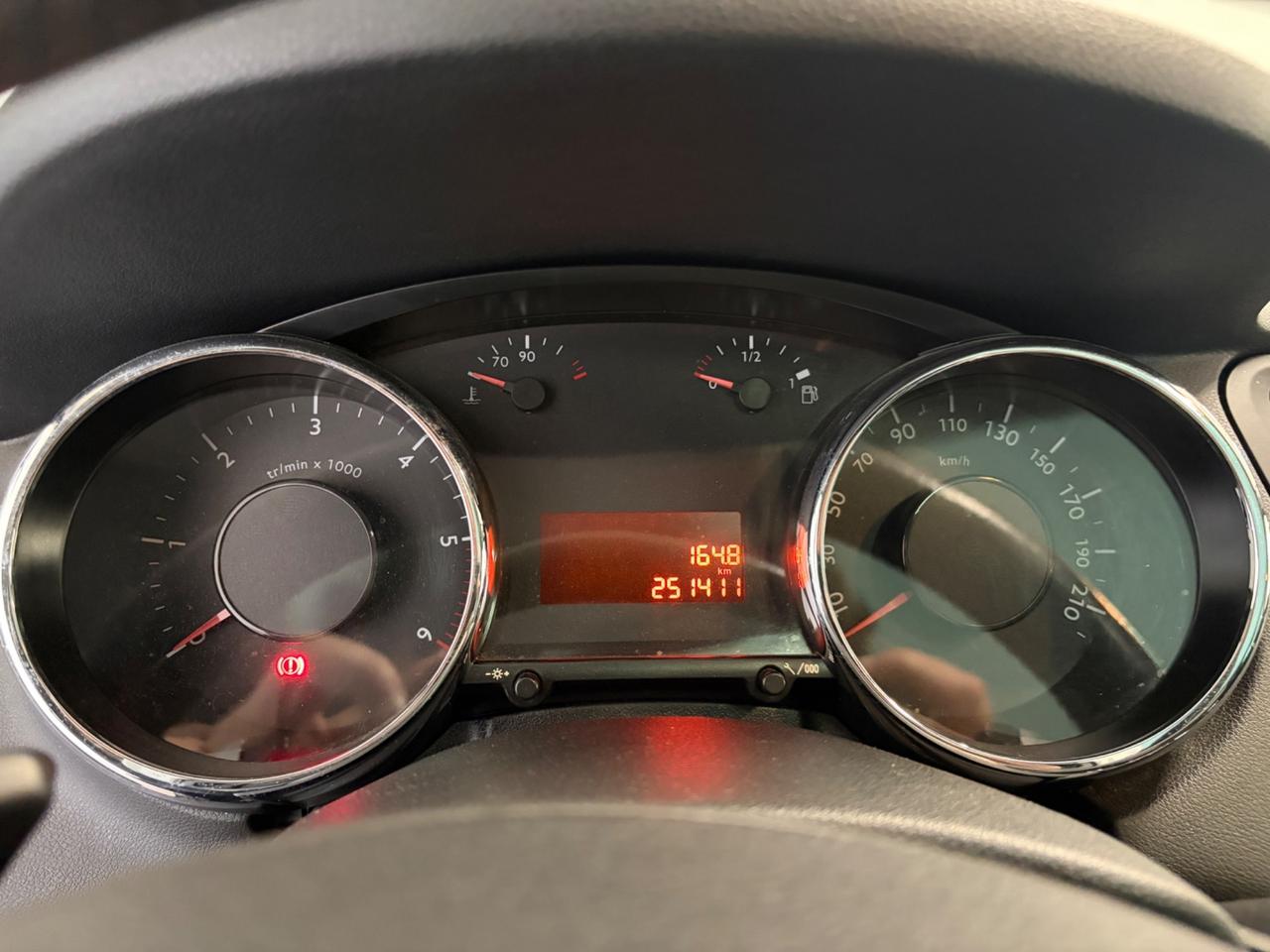 Peugeot 5008 1.6 HDi 112CV cambio robotizzato Tetto panoramico