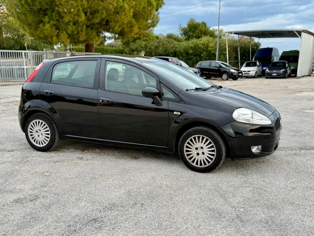 Fiat grande punto 1.2 benzina 65cv NEOPATENTATI
