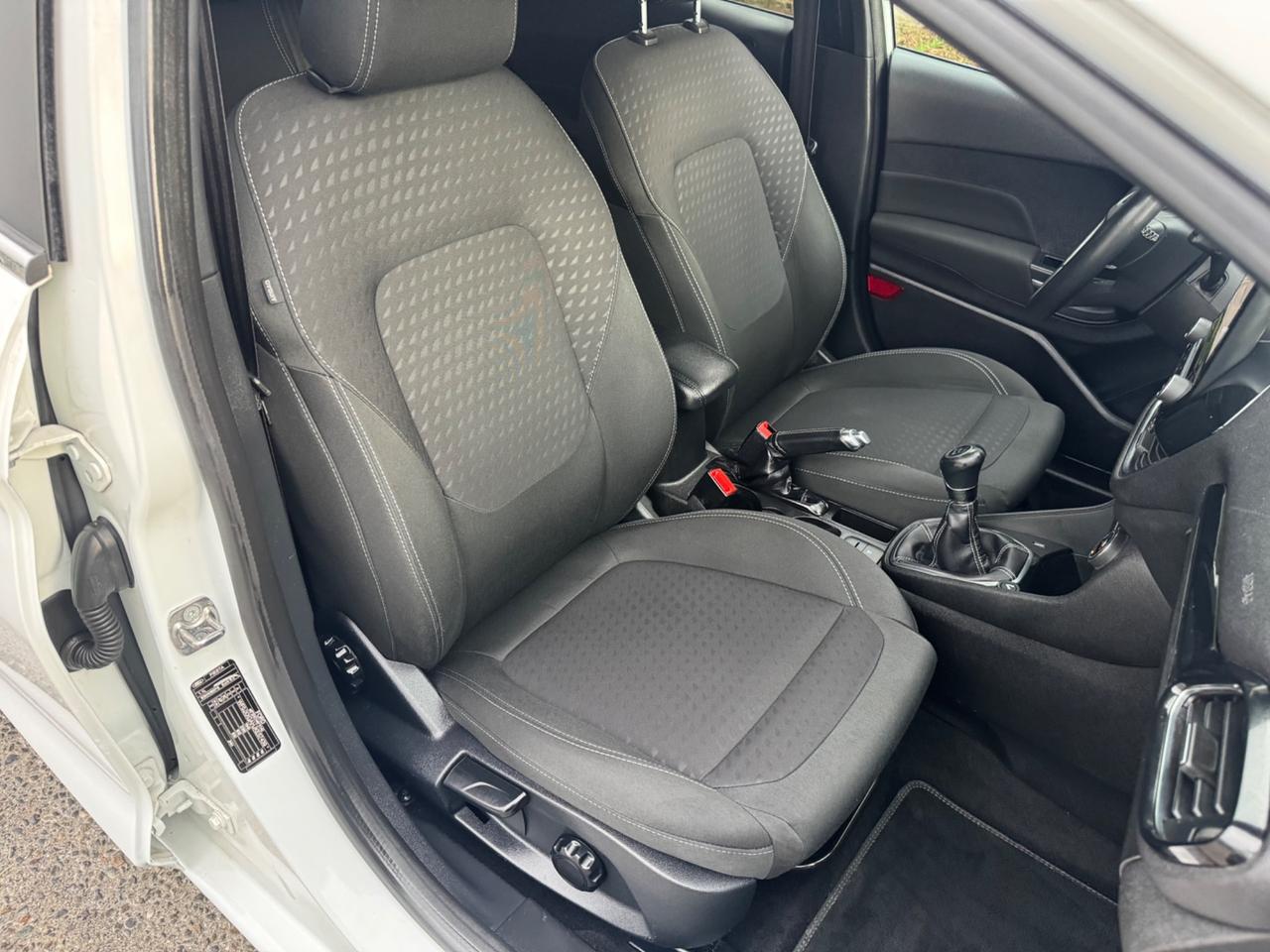 Ford Fiesta 1.1 benzina idonea ai neopatentati