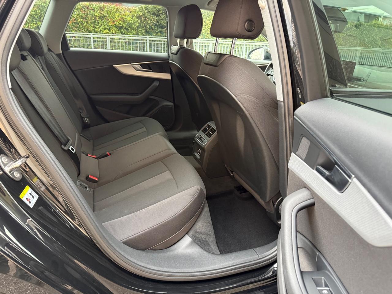 Audi A4 Avant 2.0 TFSI ultra S tronic line edition