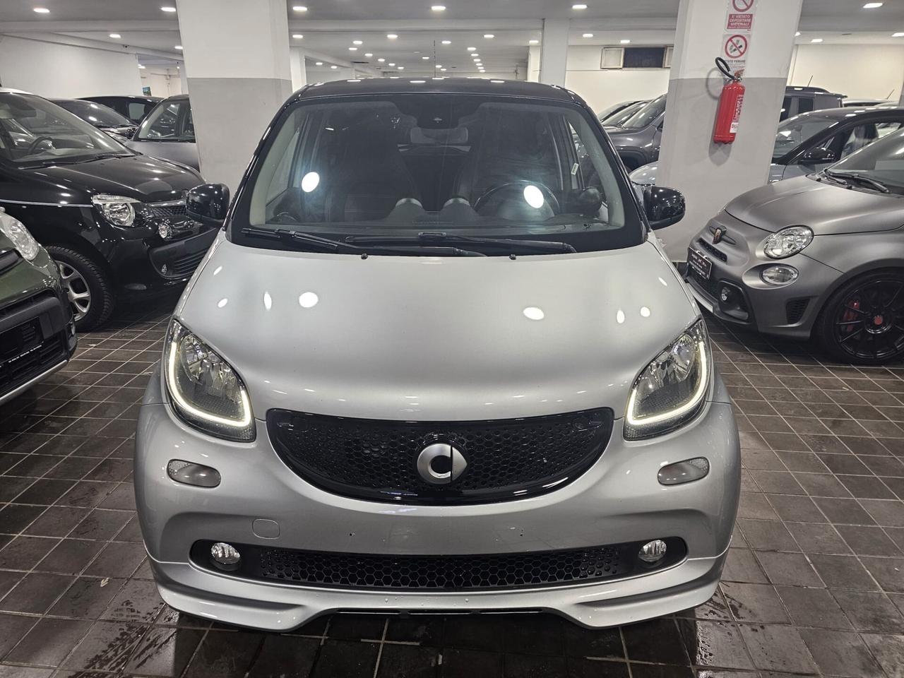 NUOVA SMART FORFOUR BRABUS STYLE EXCLUSIVE EDITION 0.9 BENZ 90CV TWINAMIC