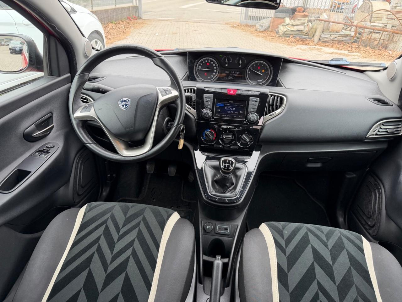 Lancia Ypsilon 1.2 69 CV 5 porte Platinum