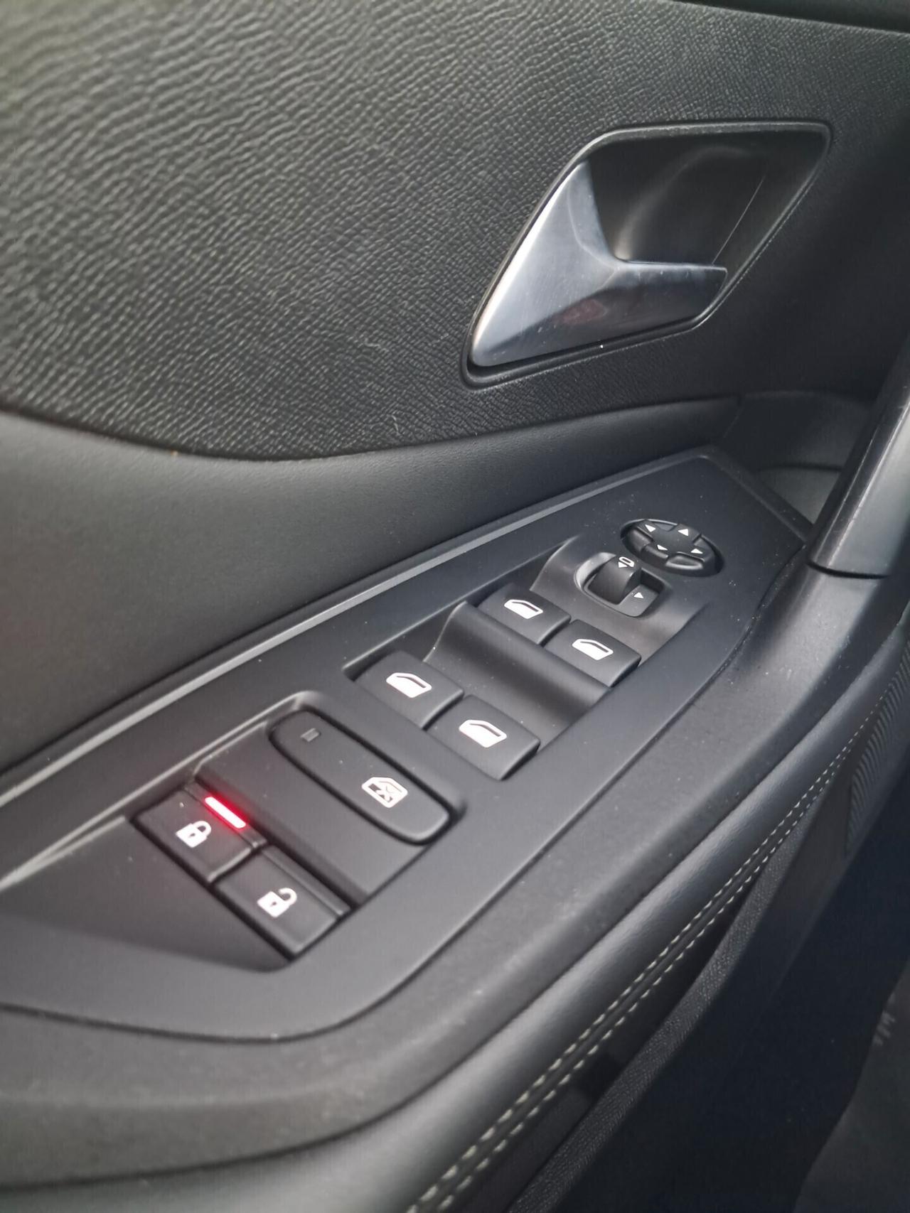NEW Peugeot 308 HDi 130cv EAT8 Allure *LED-PELLE-NAVY*