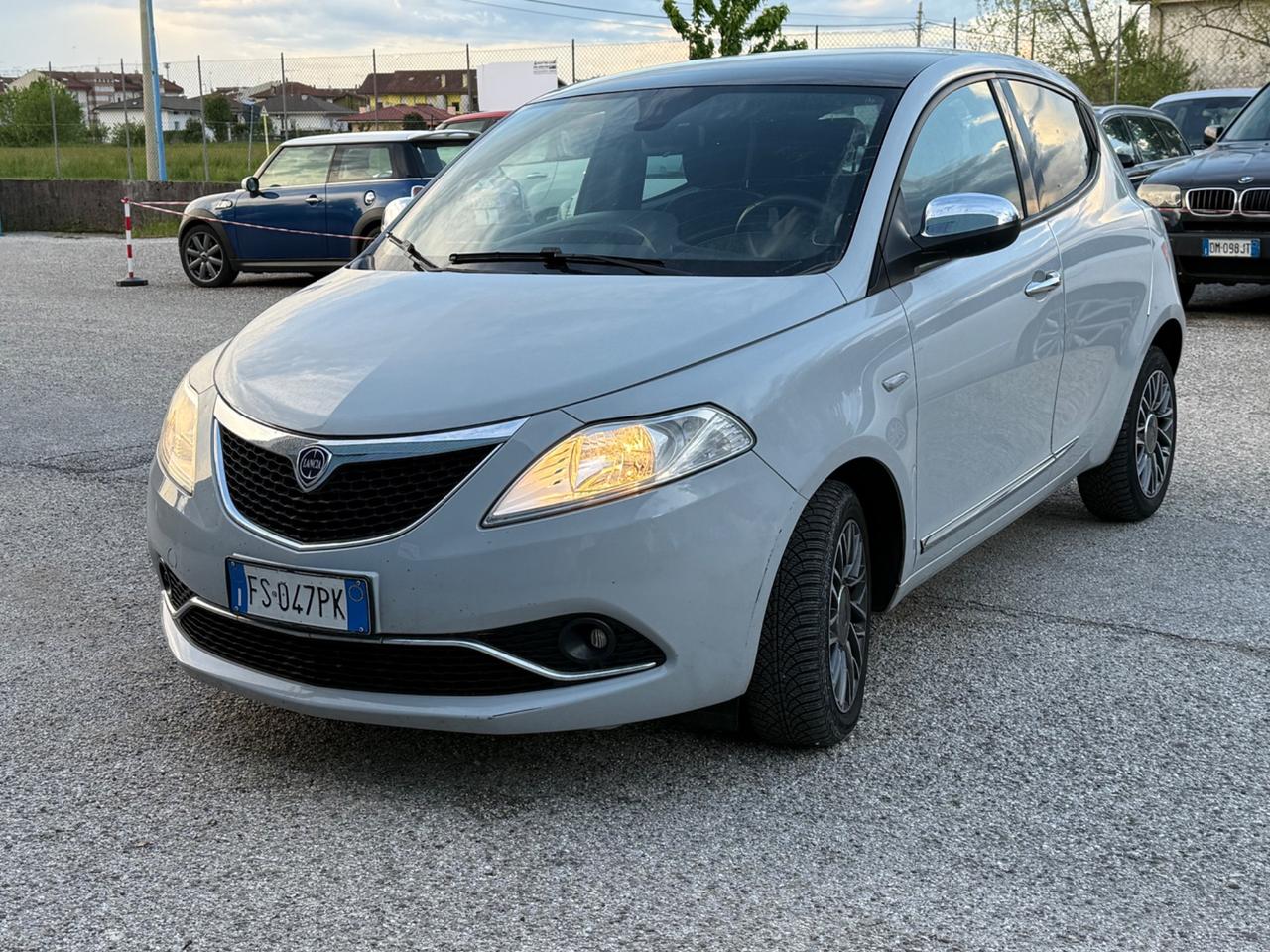 Lancia Ypsilon 1.3 MJT 16V 80 CV 5 porte S&S Silver