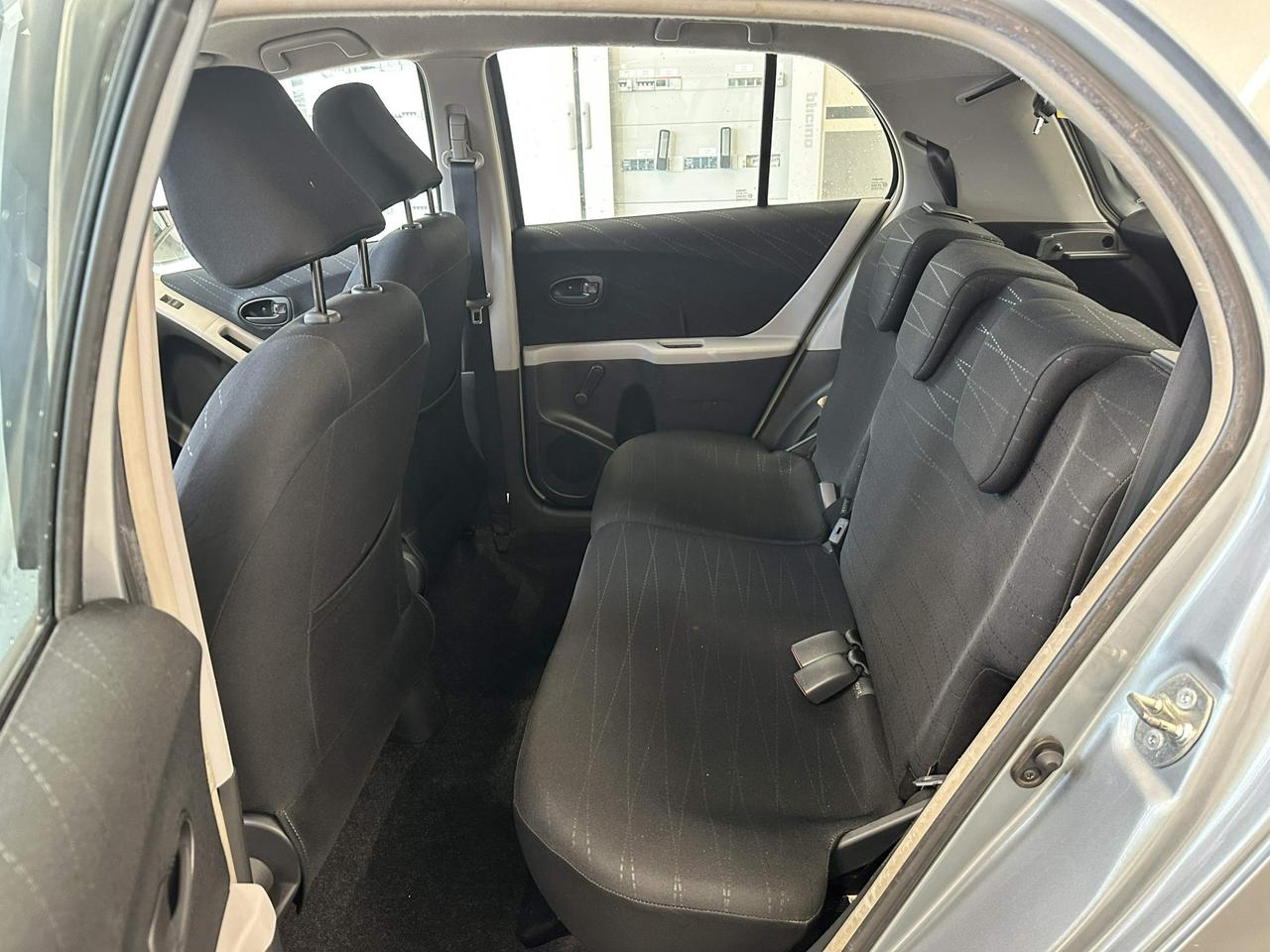 Toyota Yaris 5p 1.0 Sol