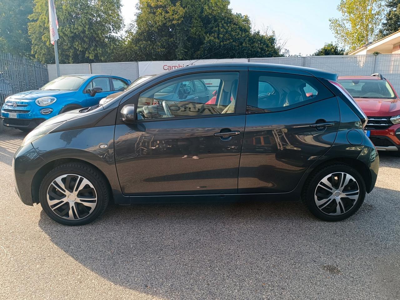 Toyota Aygo 1.0 VVT-i 69 CV 5 porte x-play