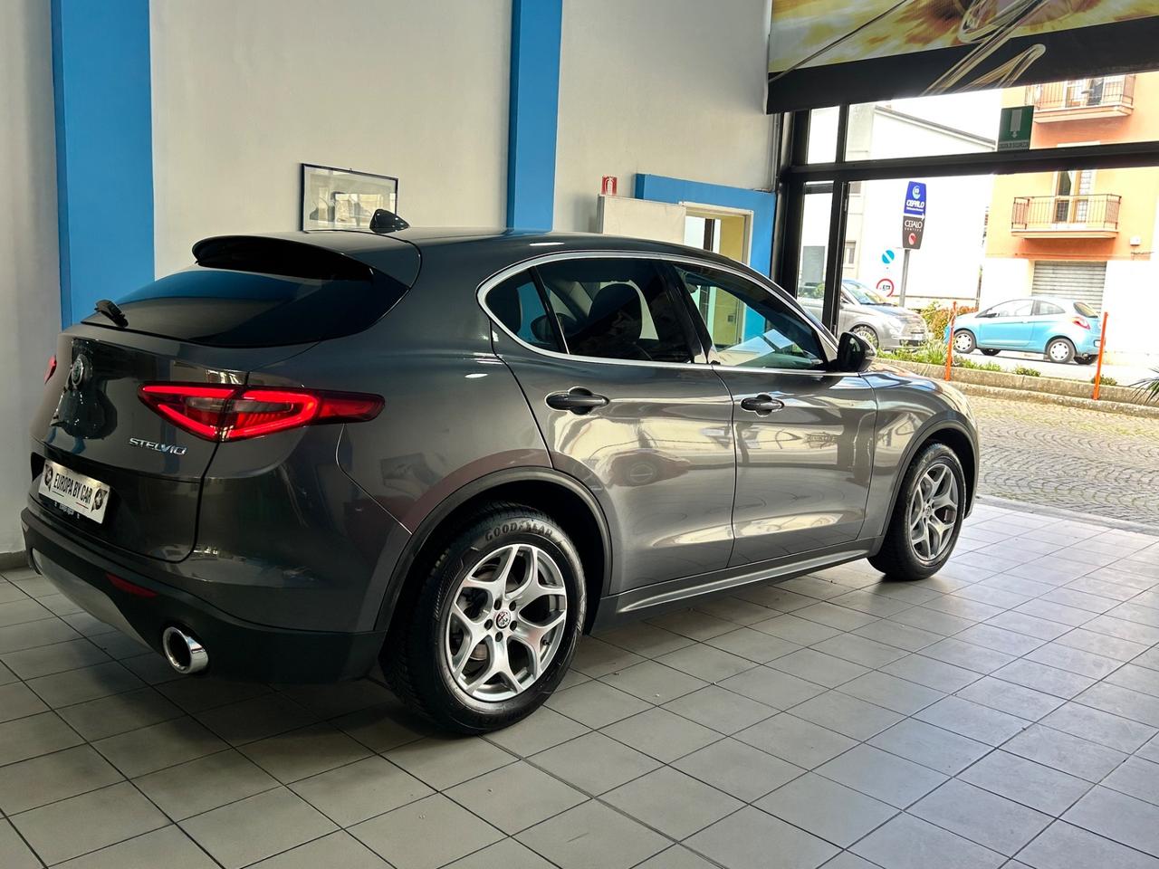 Alfa Romeo Stelvio 2.2 Turbodiesel 190 CV AT8 RWD Executive