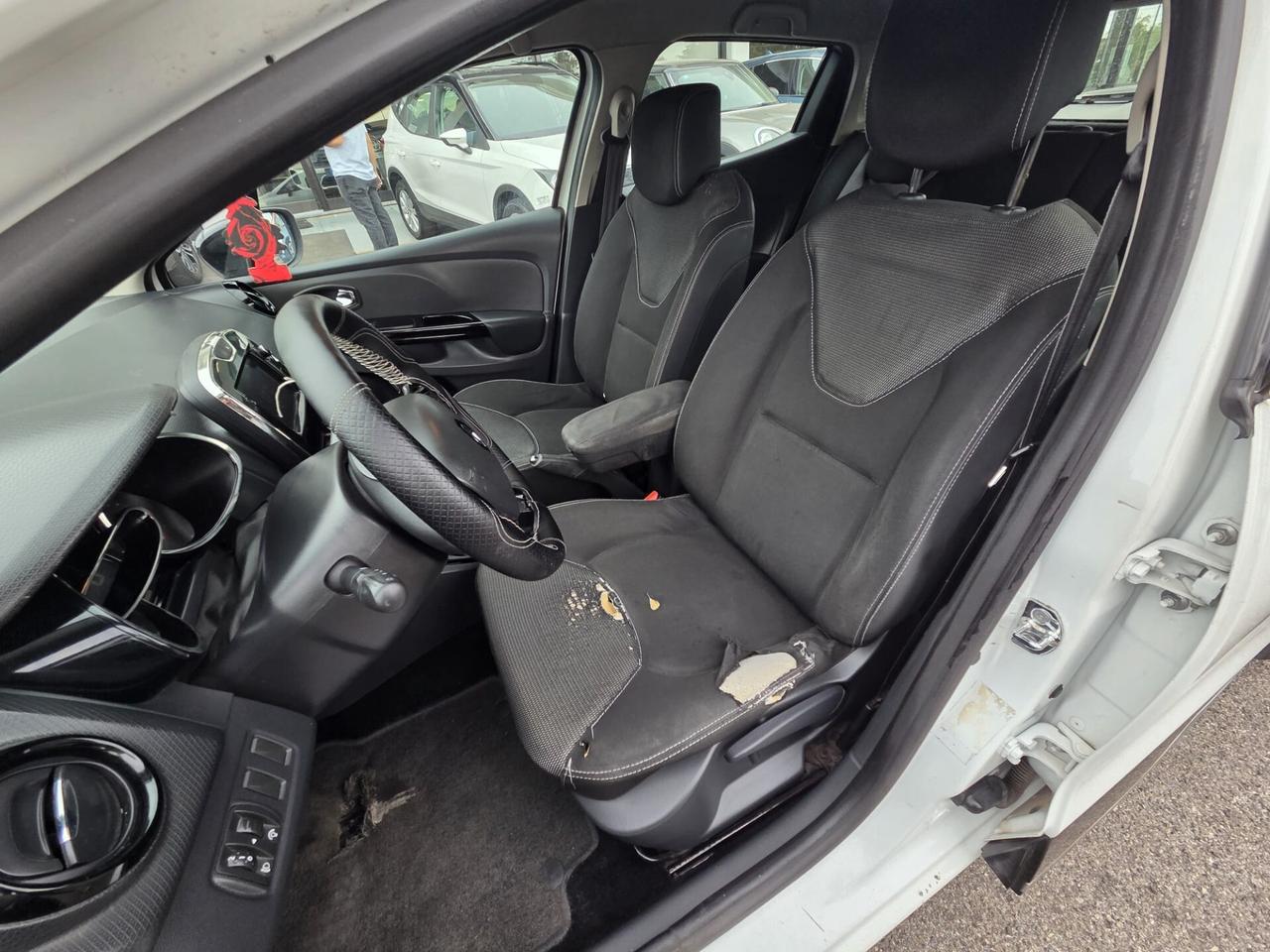 Renault Clio 1.2 75CV 5 porte Wave NEOPATENTATI