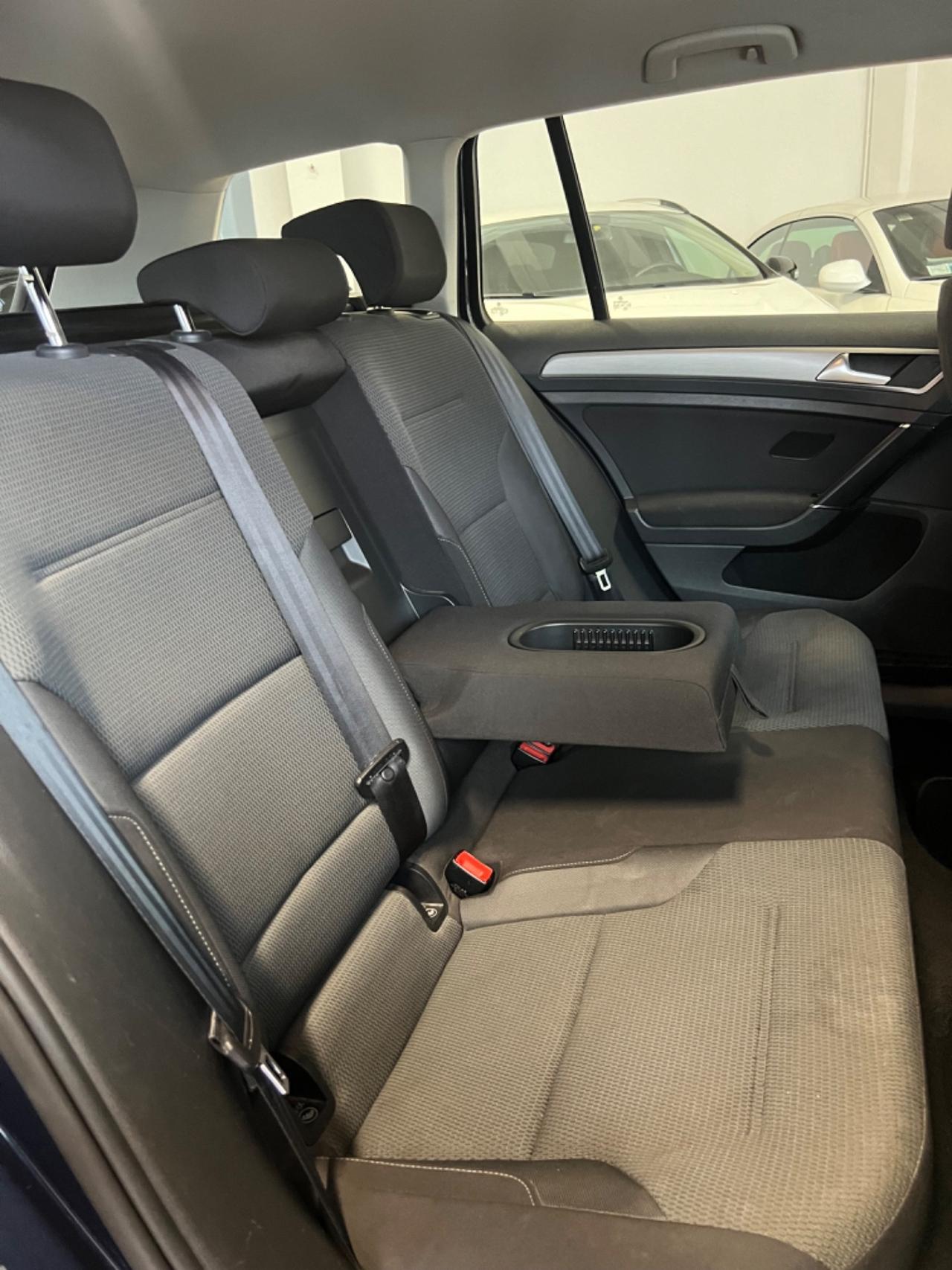Volkswagen Golf Variant 1.6 TDI 105 CV DSG Highline BlueMotion Tech.
