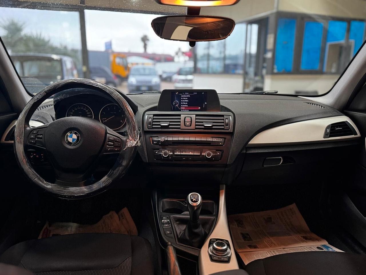Bmw 116 116d 5p. Urban 2015