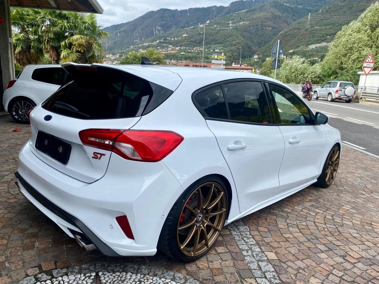 Ford Focus 2.3 EcoBoost 280 CV 5p. ST Performance Milltek Ghiere