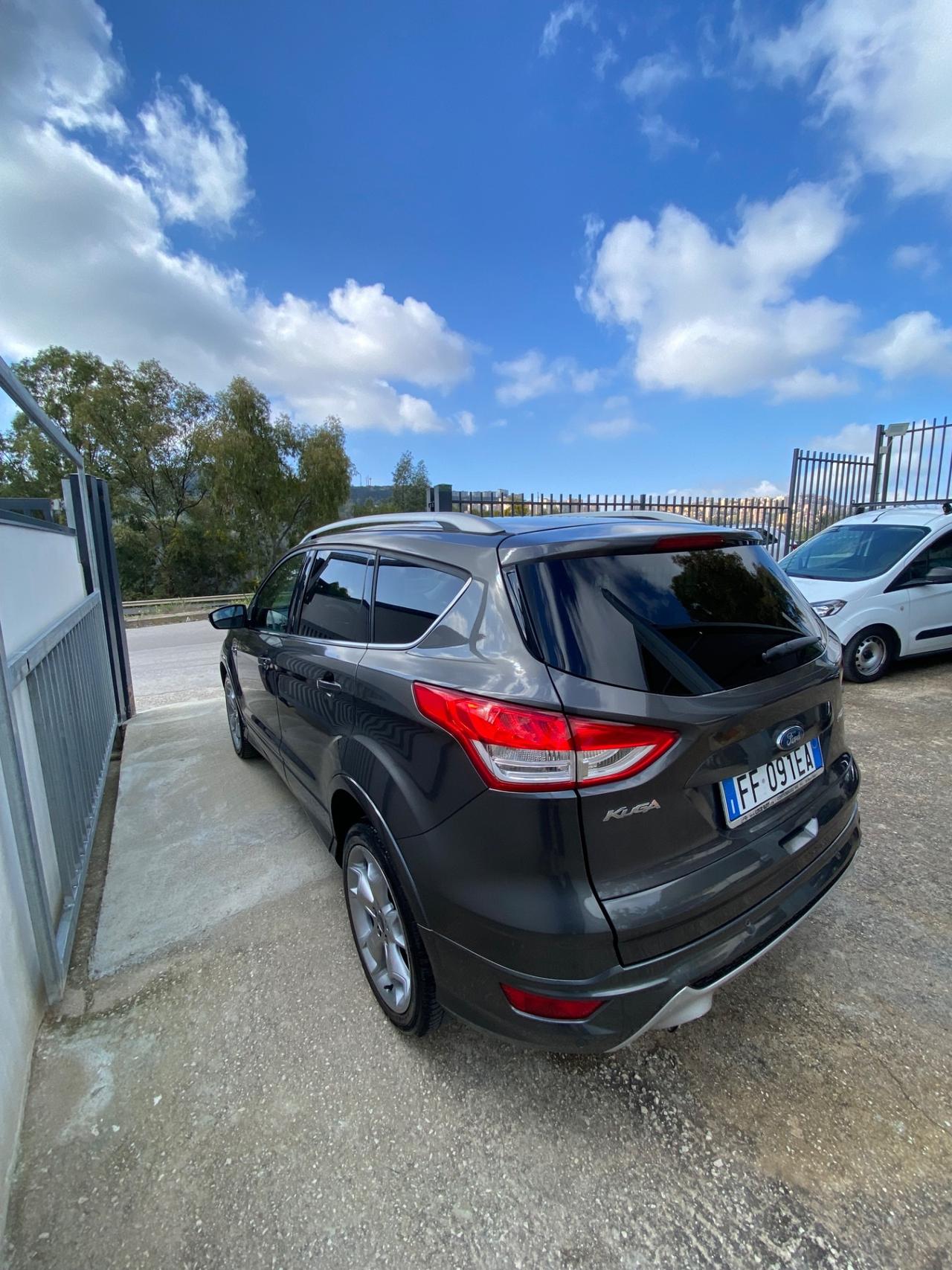 Ford Kuga 2.0 TDCI 150 CV S&S 4WD Powershift Titanium