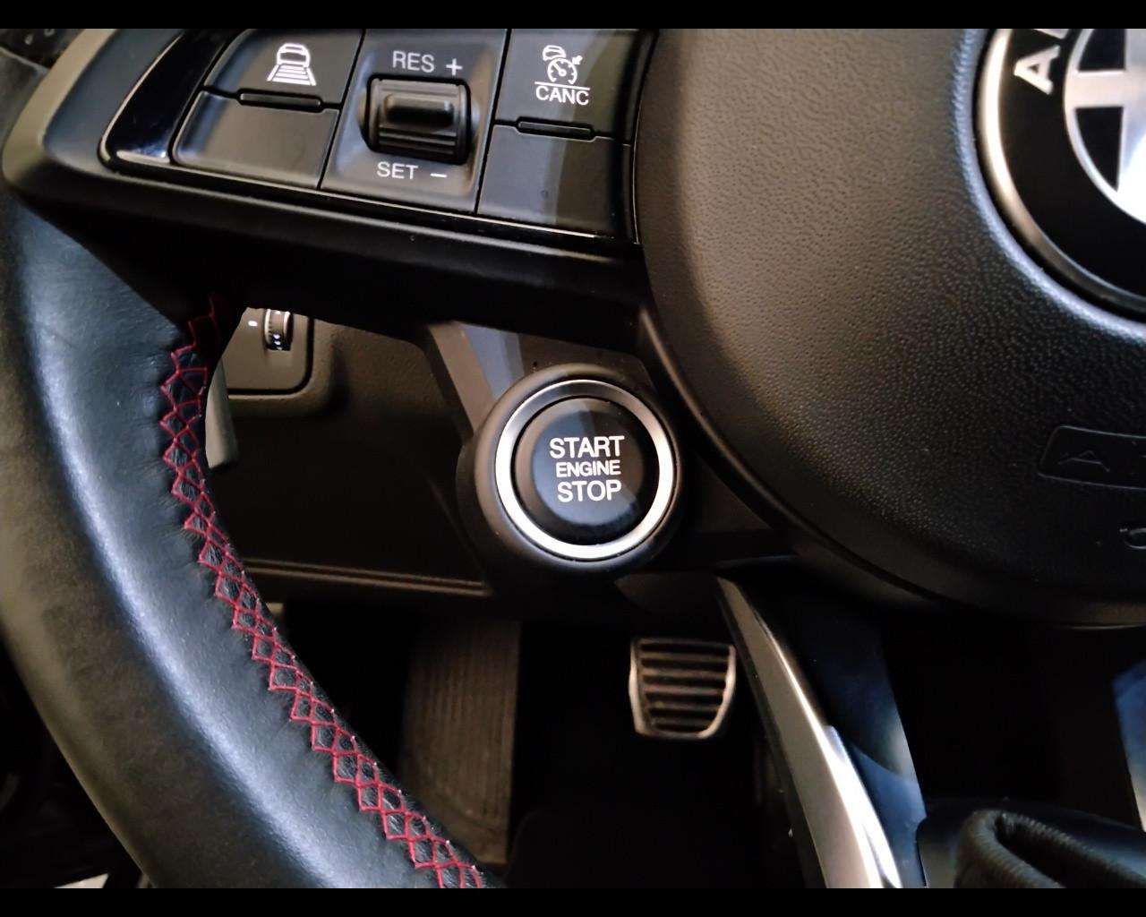 ALFA ROMEO Giulia 2023 - Giulia 2.2 t Competizione 160cv auto