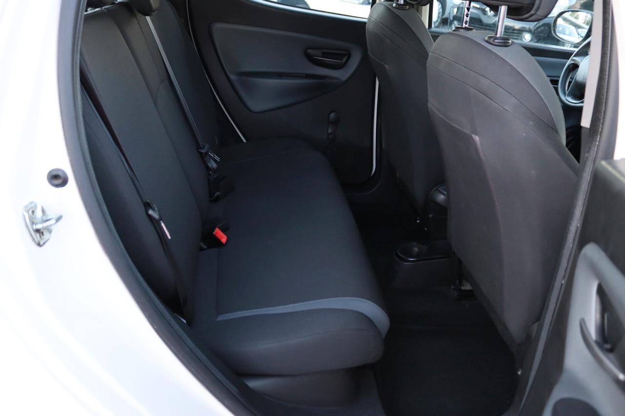 Lancia Ypsilon 1.2 69 CV 5 porte Silver