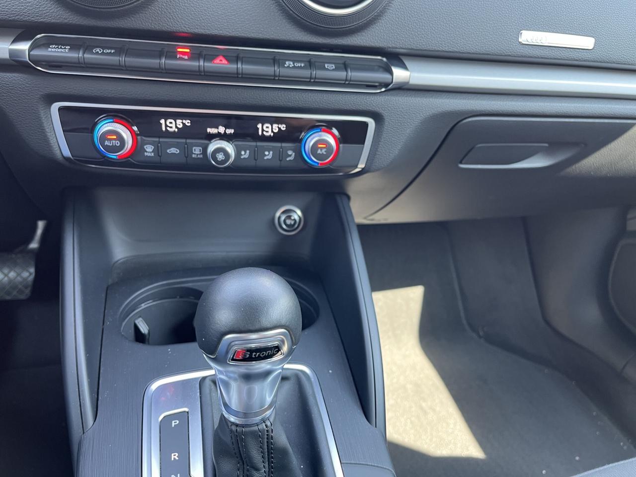 AUDI A3 BERLINA 1600 TDI 116 CV S.TRONIC