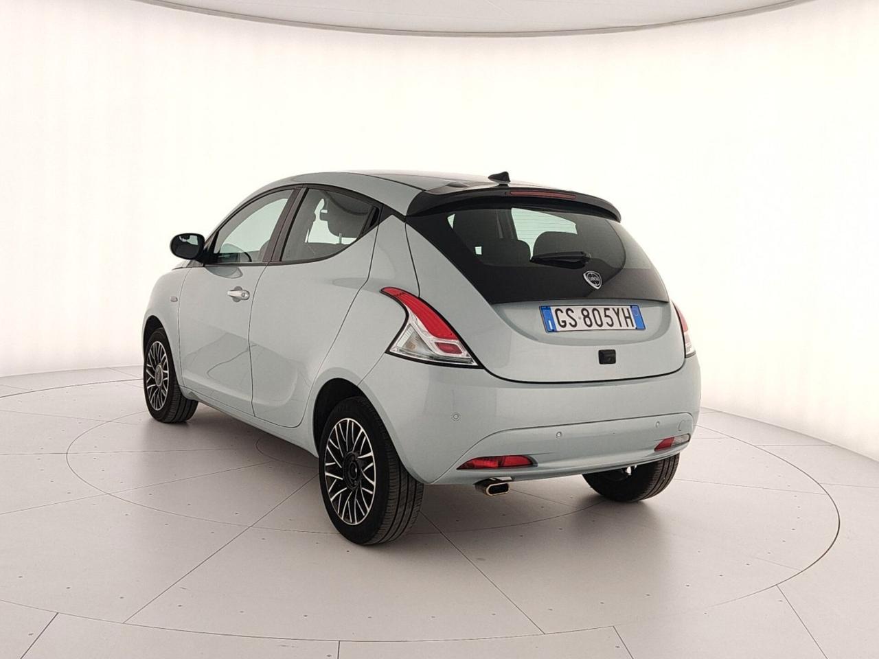 Lancia Ypsilon 1.0 FireFly 5 porte S&S Hybrid Platino