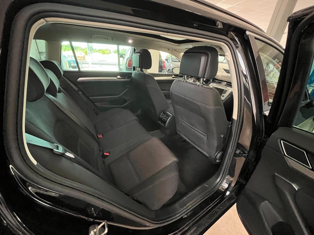 Volkswagen Passat Variat1.6 Tdi Automatica DSG 18"