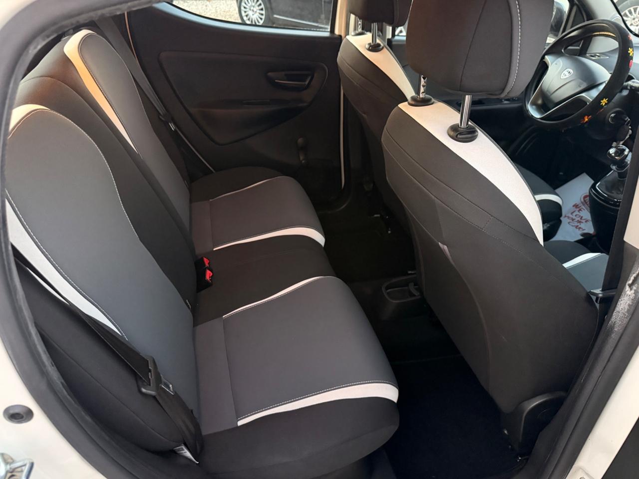 Lancia Ypsilon 0.9 TwinAir 85 CV 5 porte Metano Ecochic Elle