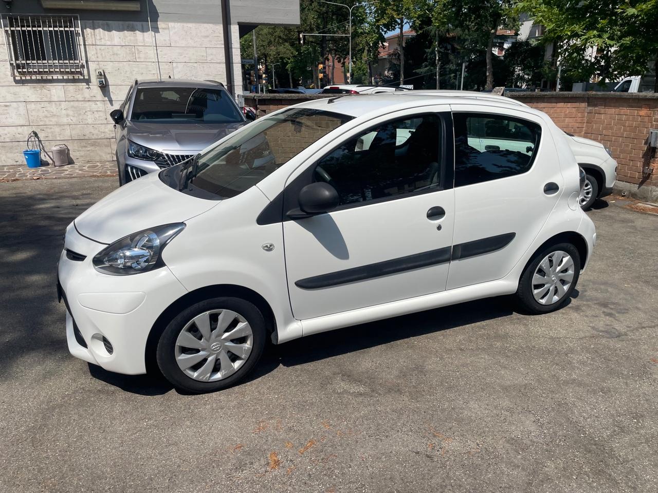 Toyota Aygo 1.0 12V VVT-i 5 porte Lounge Connect