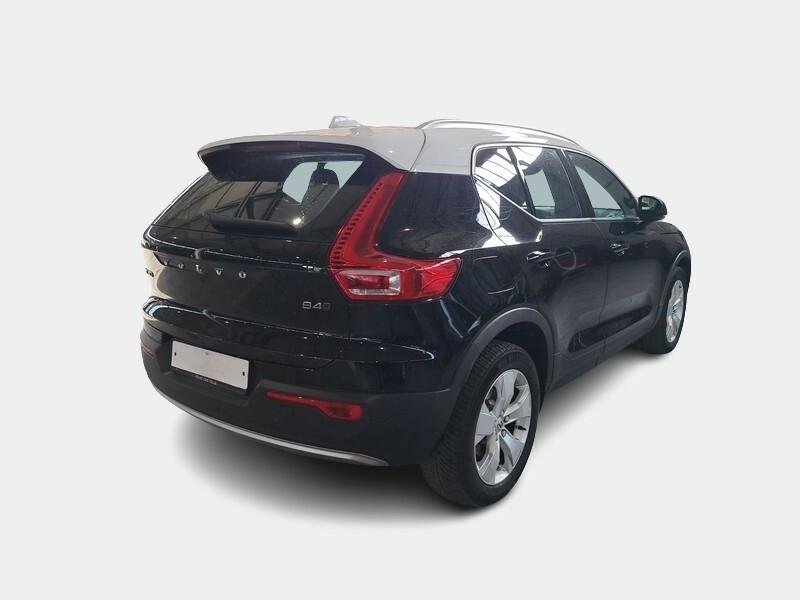 VOLVO XC40 B4 AWD automatico Momentum Pro