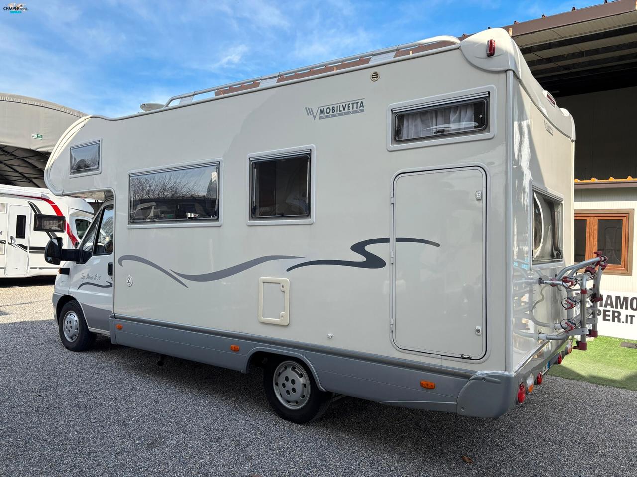 Mobilvetta TOP DRIVER S 70 - Mansardato compatto con letti a castello in coda