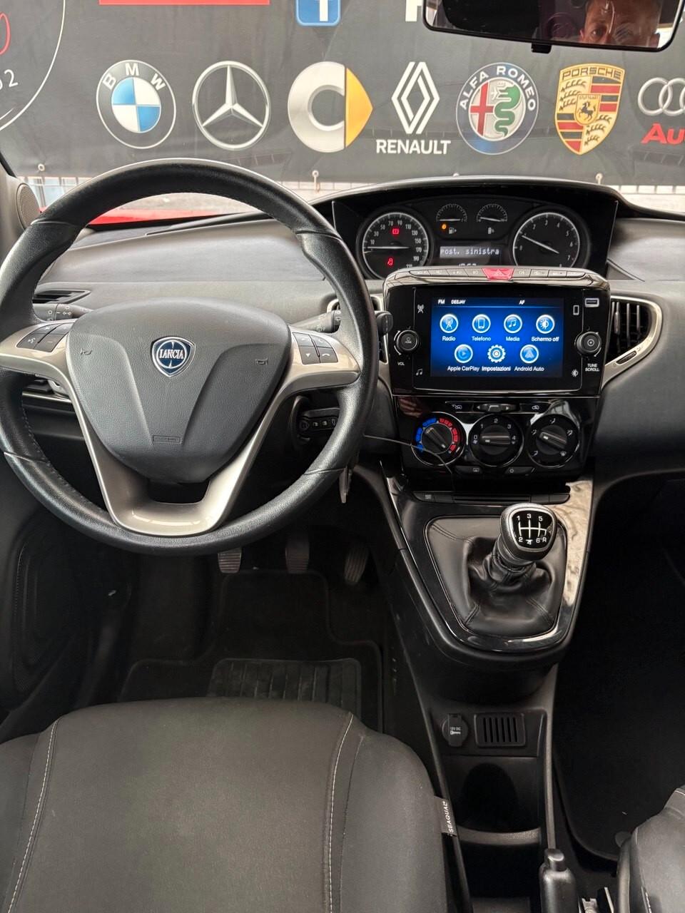 Lancia Ypsilon 1.0 FireFly 5 porte S&S Hybrid Gold