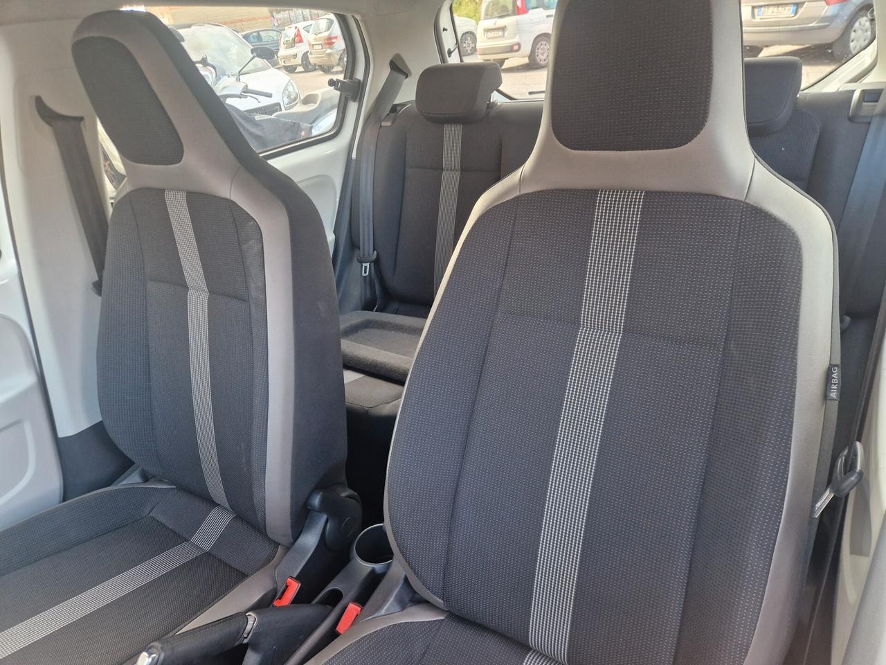 Volkswagen up! 1.0 75cv 5 porte 93 mila km