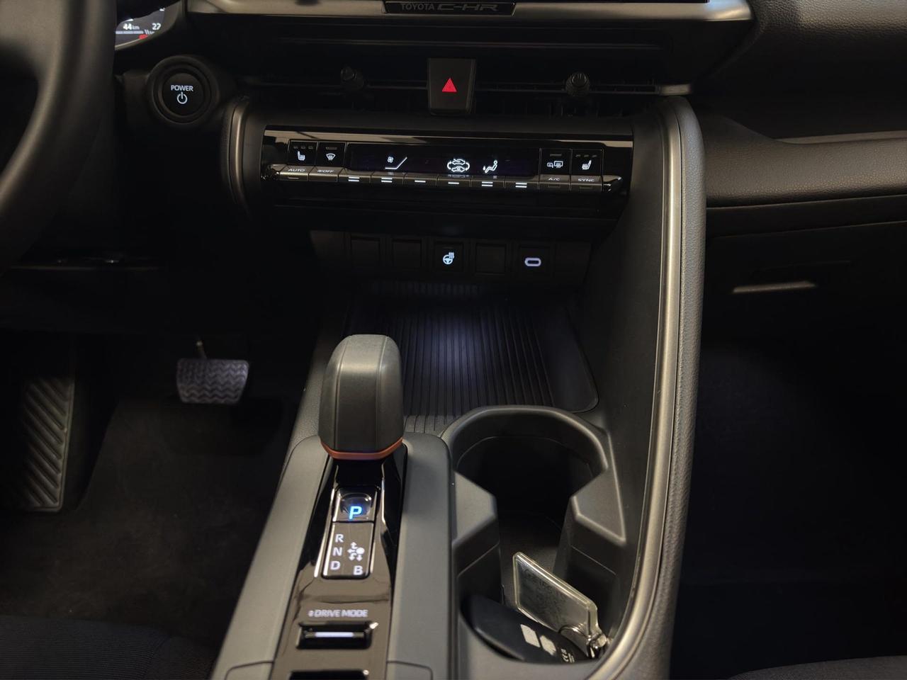 Toyota C-HR 2.0 phev Trend eco fwd e-cvt