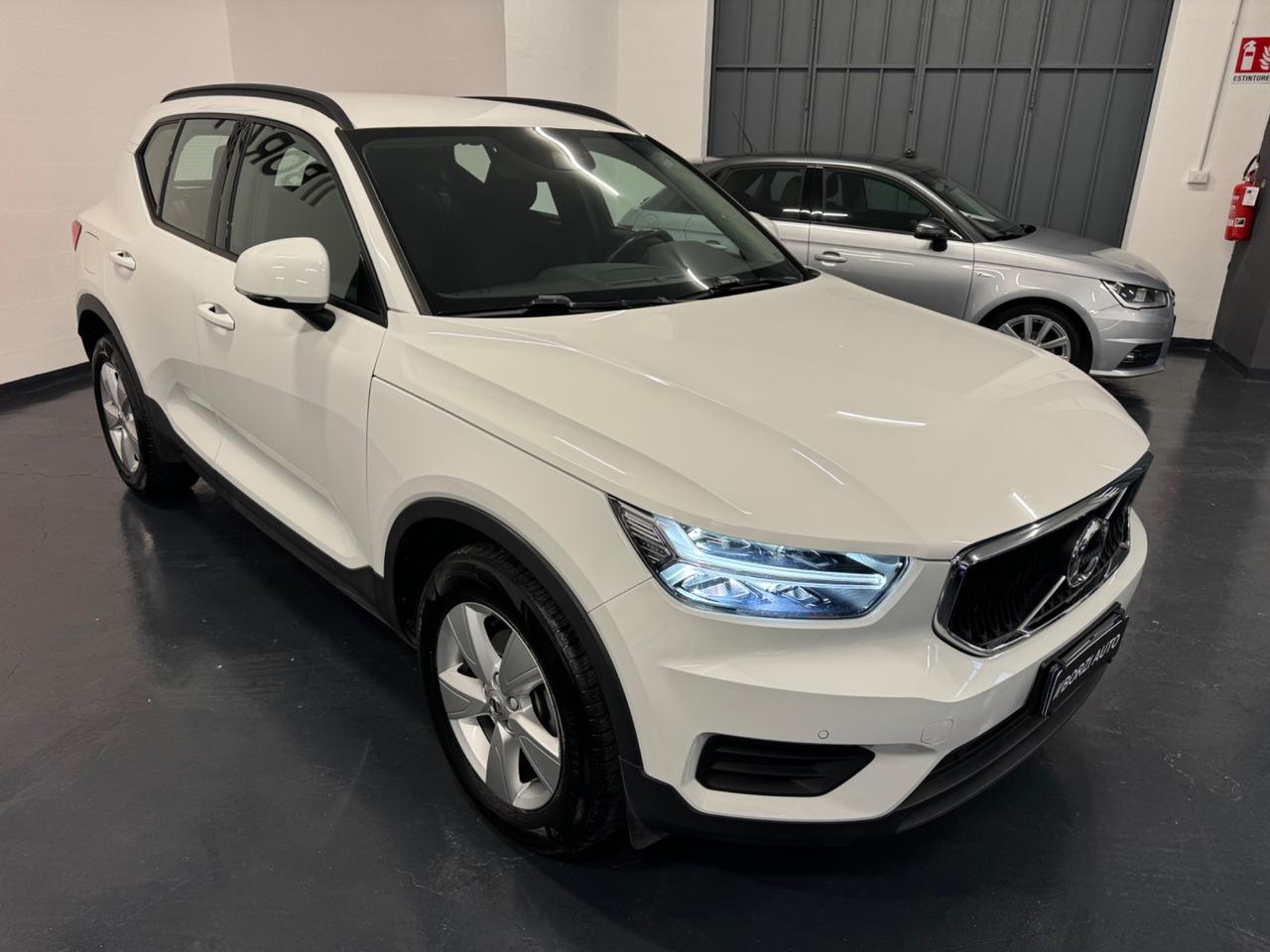 Volvo XC40 T2 Geartronic Momentum Pro REALE!