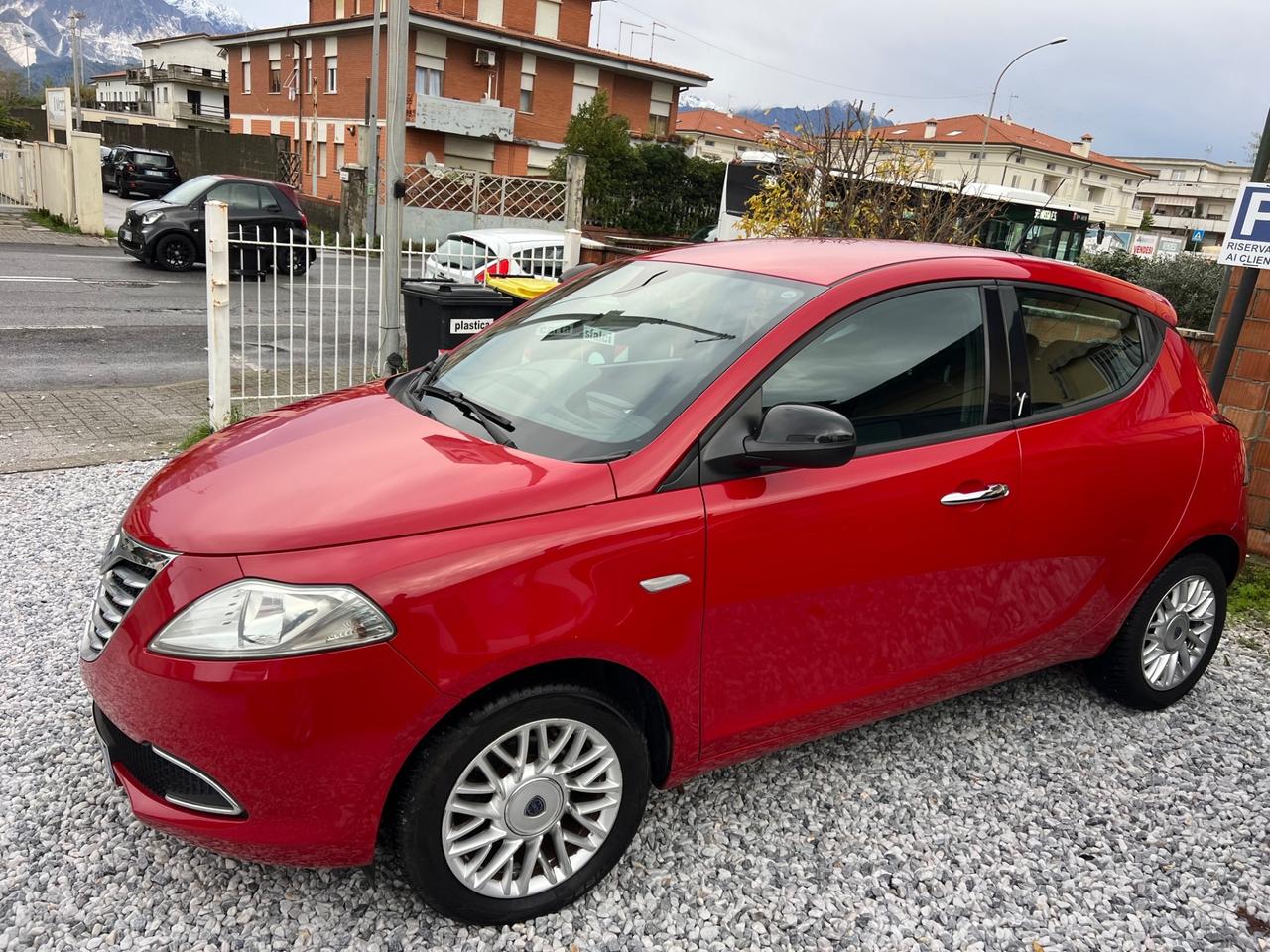 Lancia Ypsilon 1.2 69 CV 5 porte Platinum