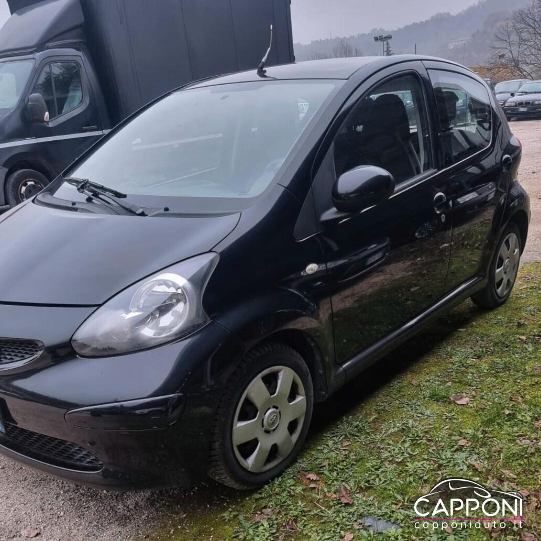 Toyota Aygo 1.0 5 porte - OK NEOPATENTATI