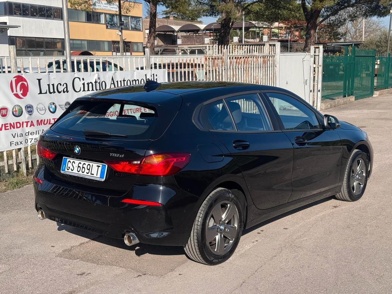 Bmw 118 118d 5p. Colorvision Edition