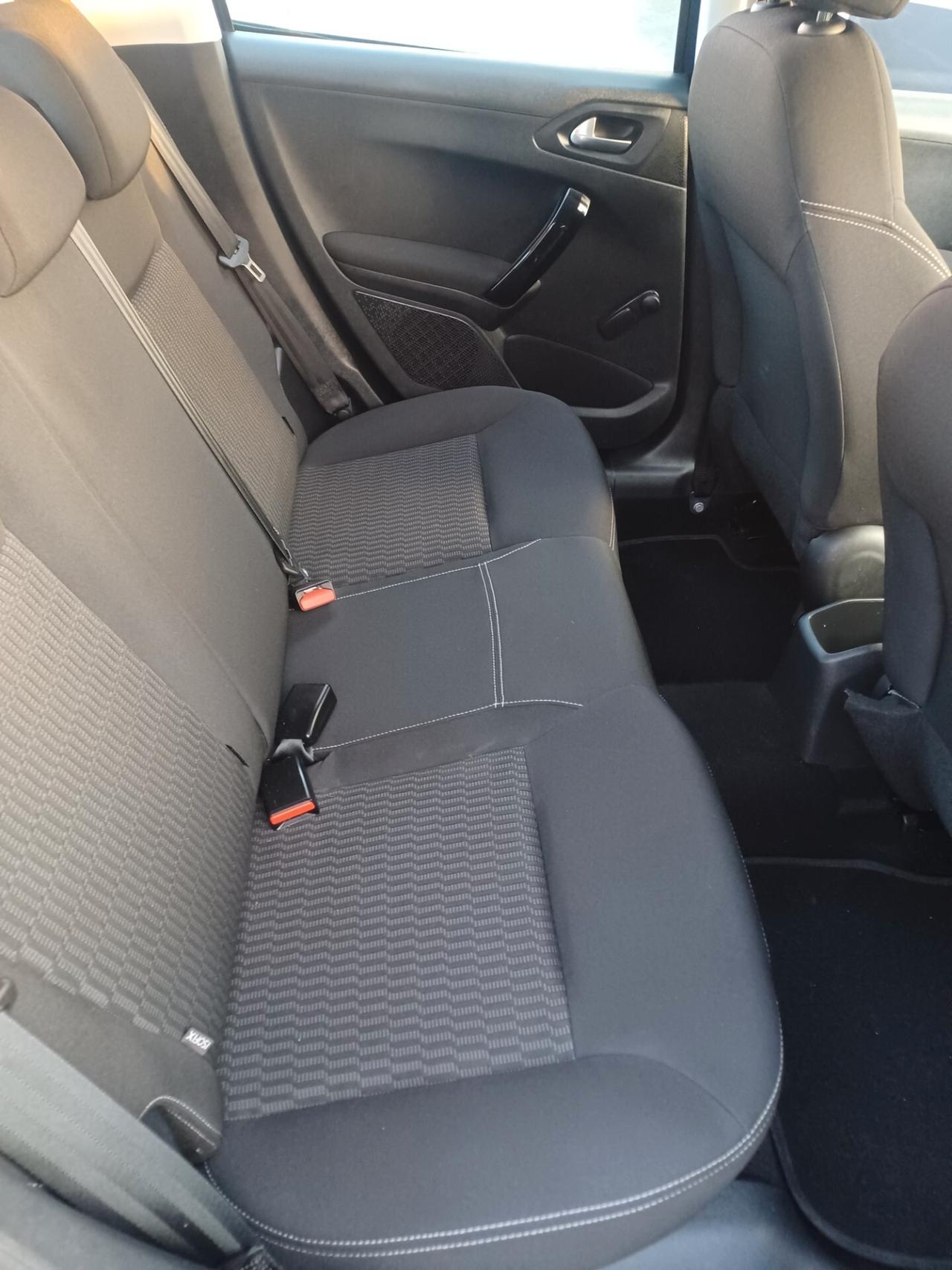 Peugeot 208 1.6 e-HDi Allure SOLO 90000 KM