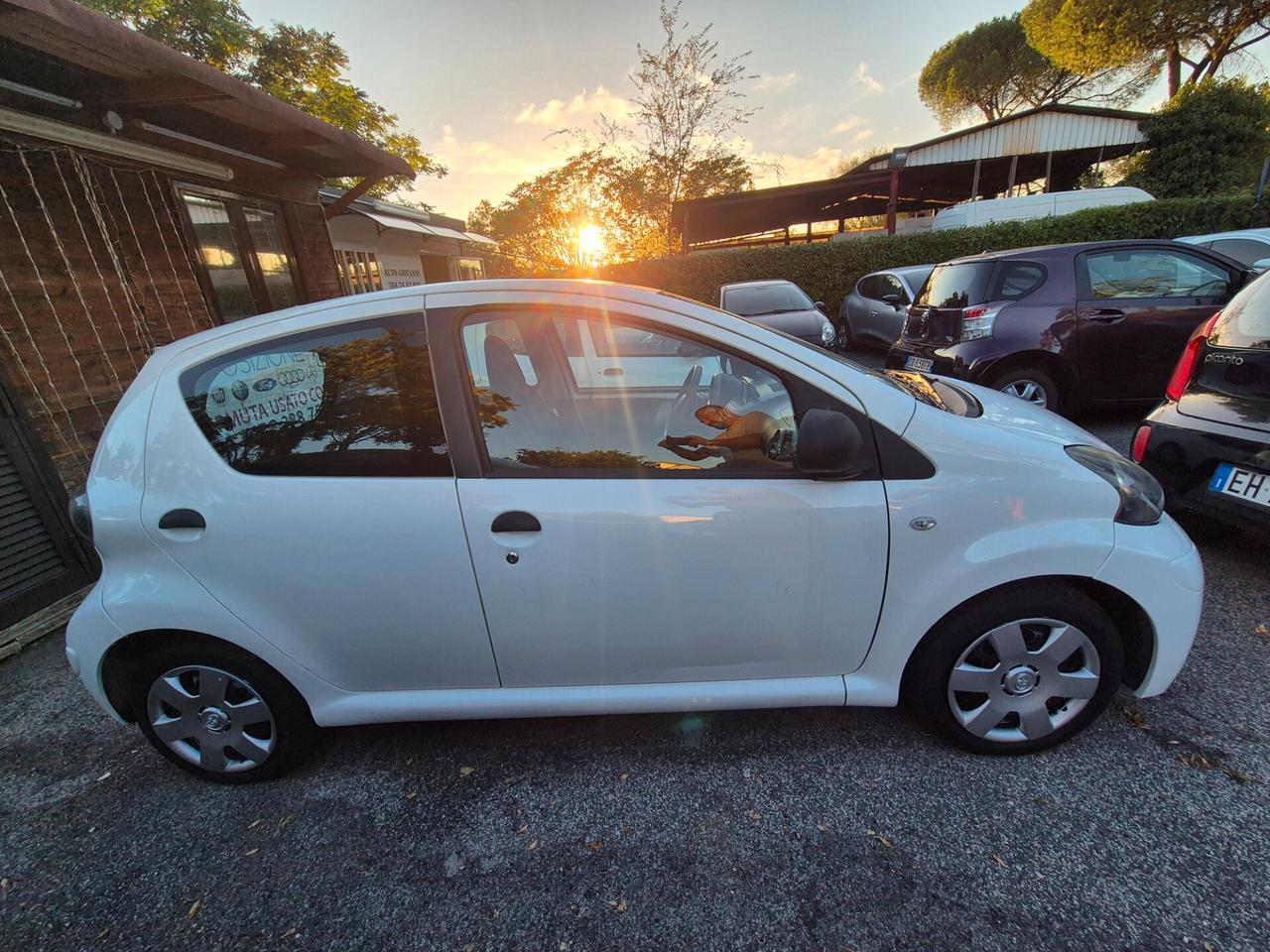 Toyota Aygo 1.0 12V VVT-i 5 porte Orange Connect