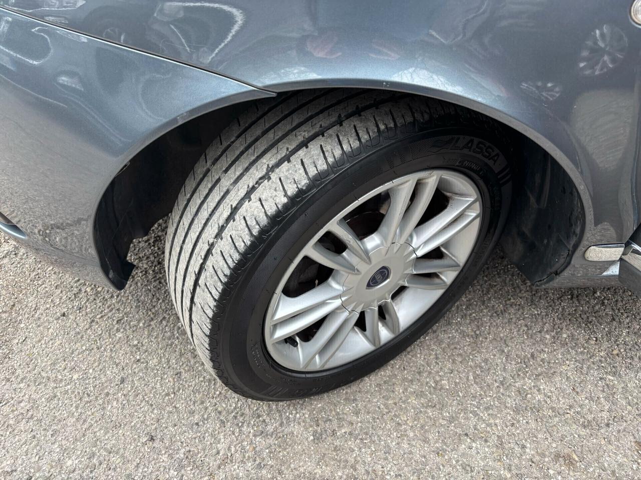 Lancia Ypsilon 1.2 69 CV Unyca OK Neopatentati