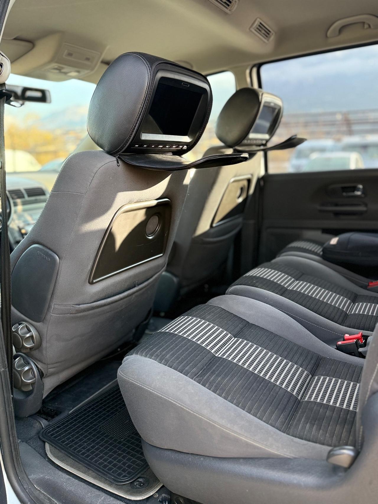 Volkswagen Sharan 2.0 TDI 140cv 7 posti