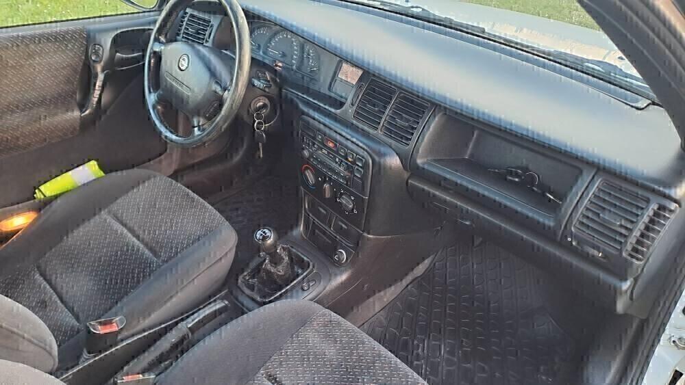 Opel Vectra 1.8i 16V cat 4 porte CD CLIMA BEN TENUTA