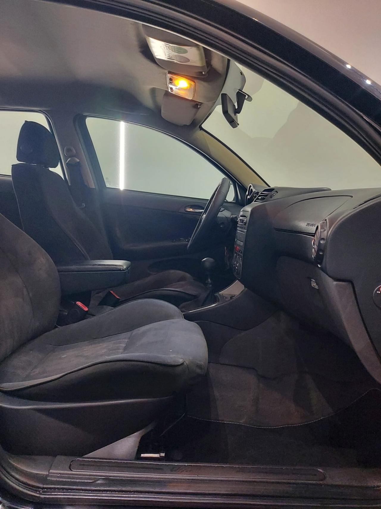 Alfa Romeo 147 1.9 JTD (120) 5 porte Distinctive