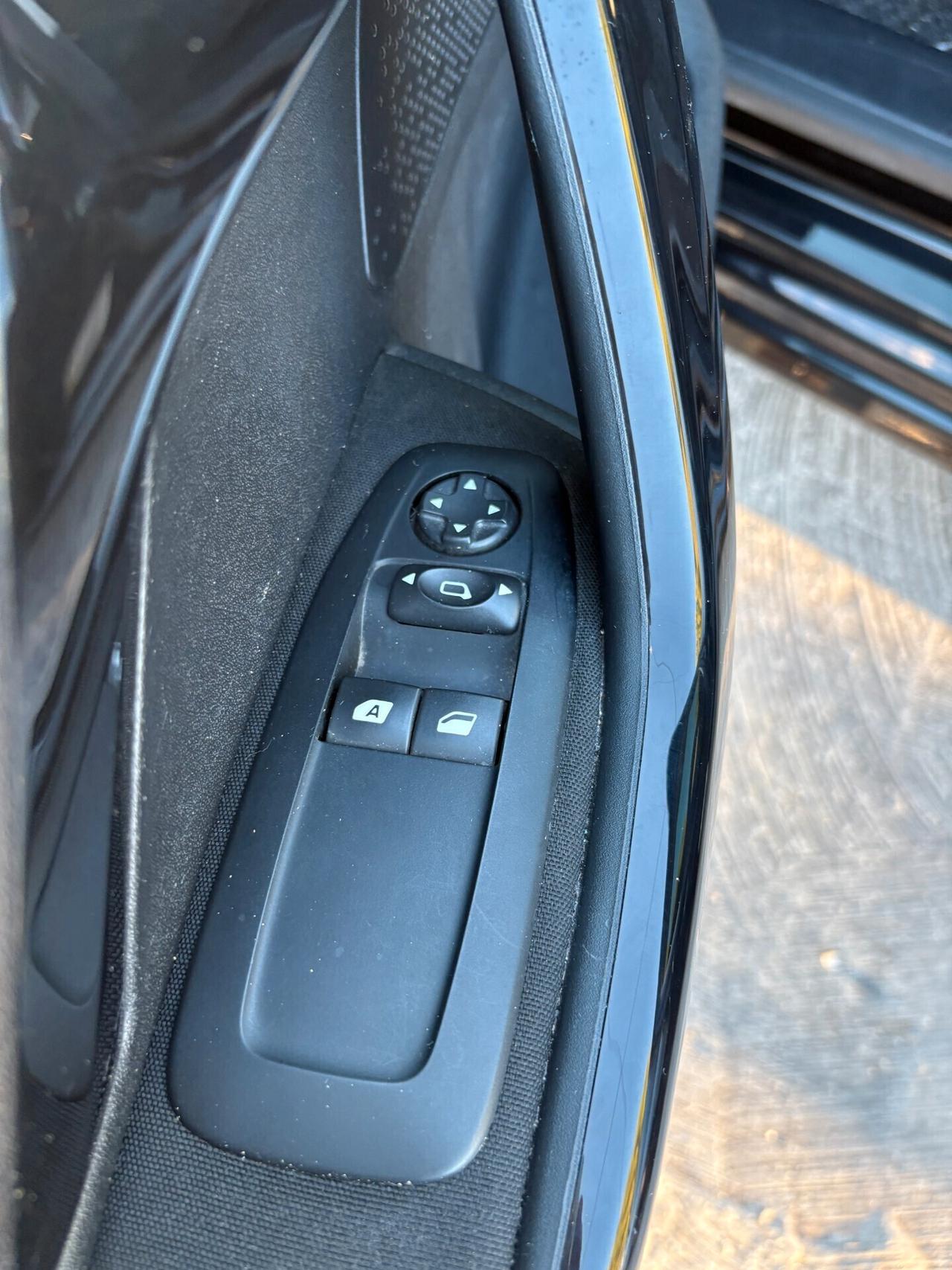 Peugeot 208 Allure KM Certificati (Tetto panoramico)