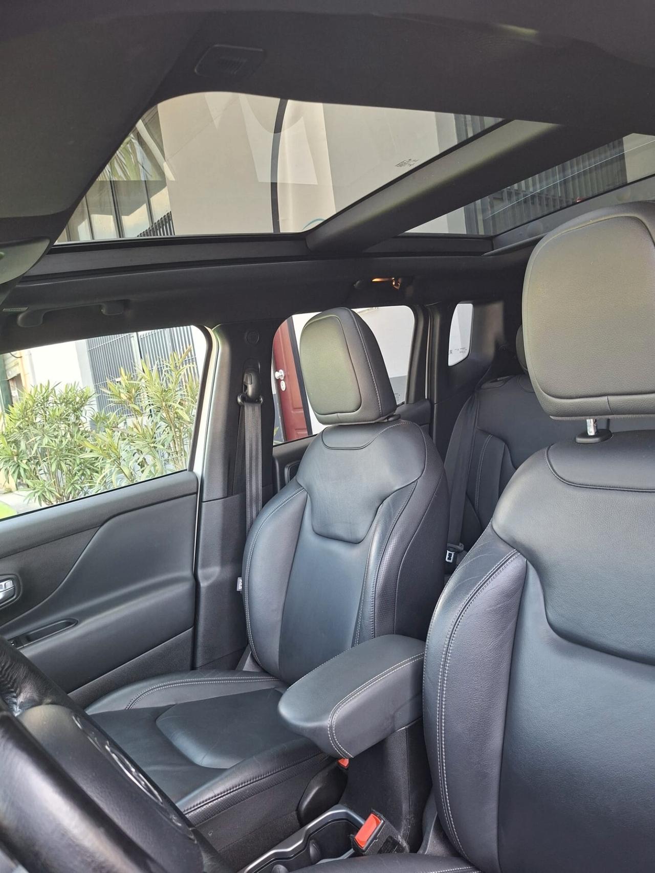 Jeep Renegade 1.3 T4 DDCT S