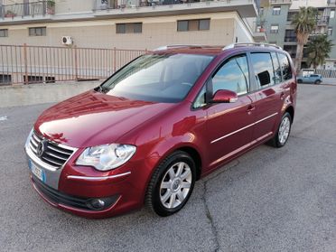 Volkswagen Touran 2.0 TDI HIGHLINE 7 POSTI 2009
