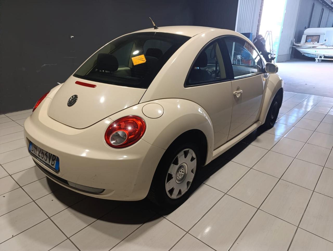 Volkswagen New Beetle del 2007 - benzina 140.000 km -