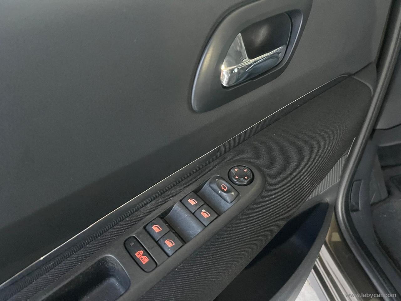 PEUGEOT 3008 1.6 HDi 110 CV ca. robot. Premium C.AUTOMATICO